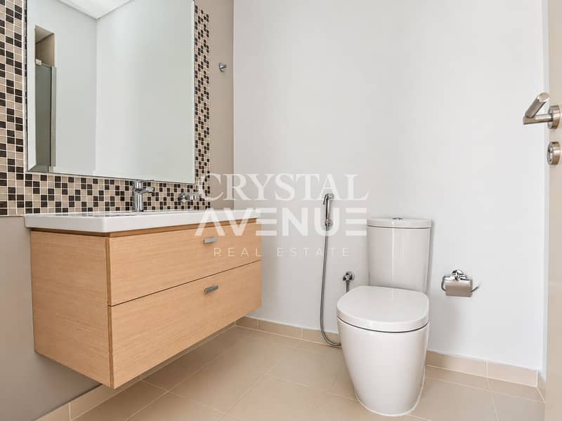 21 Refined apartment interior and balcony view-3. png
