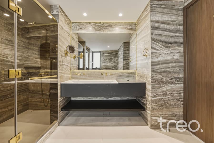 8 bathroom. jpg