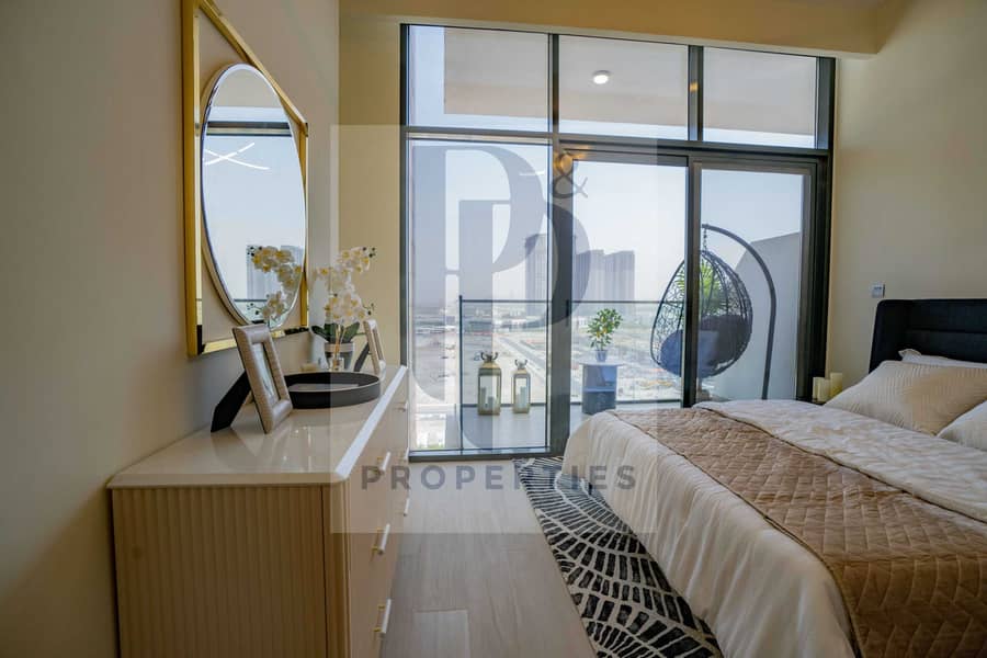 3 Riviera handover-17. jpg