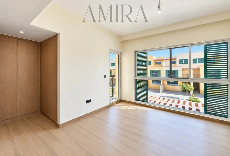 Amenities Nearby | Single Row | Two Parkings | Lagoon Cluster | Corner