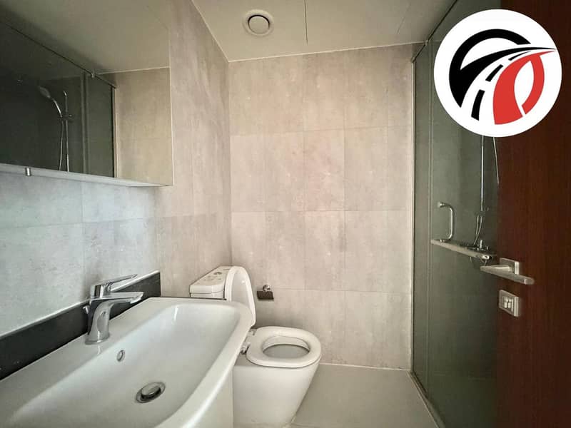 8 1000572036. jpg