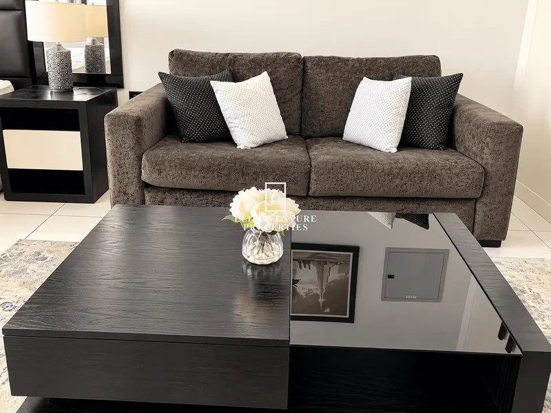BRIGHT & SPACIOUS APARTMENT | HIGH FLOOR