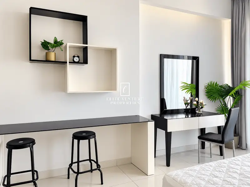 BRIGHT & SPACIOUS APARTMENT | HIGH FLOOR