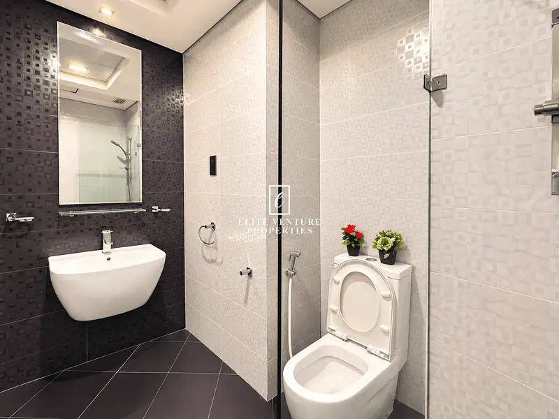 BRIGHT & SPACIOUS APARTMENT | HIGH FLOOR