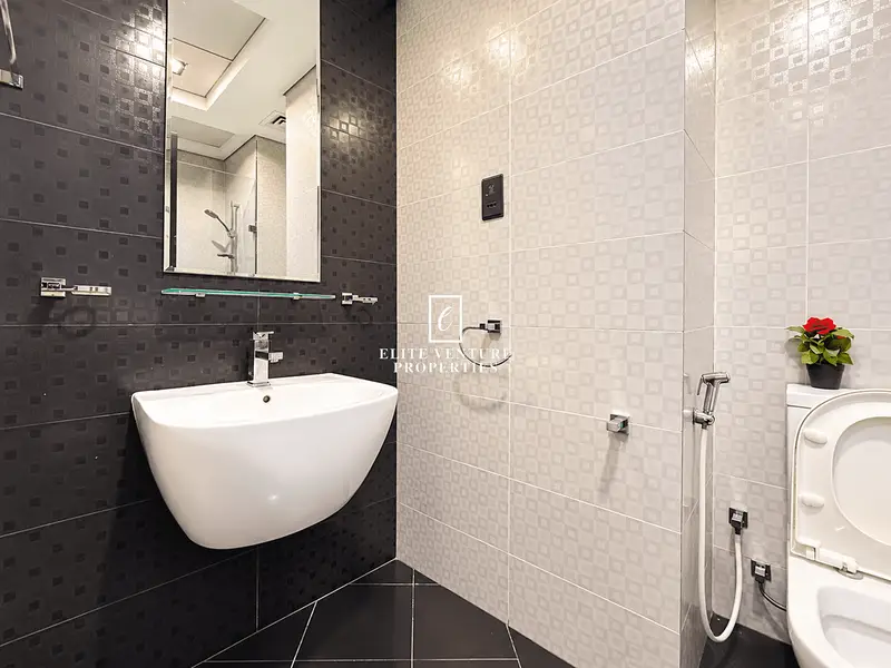 BRIGHT & SPACIOUS APARTMENT | HIGH FLOOR