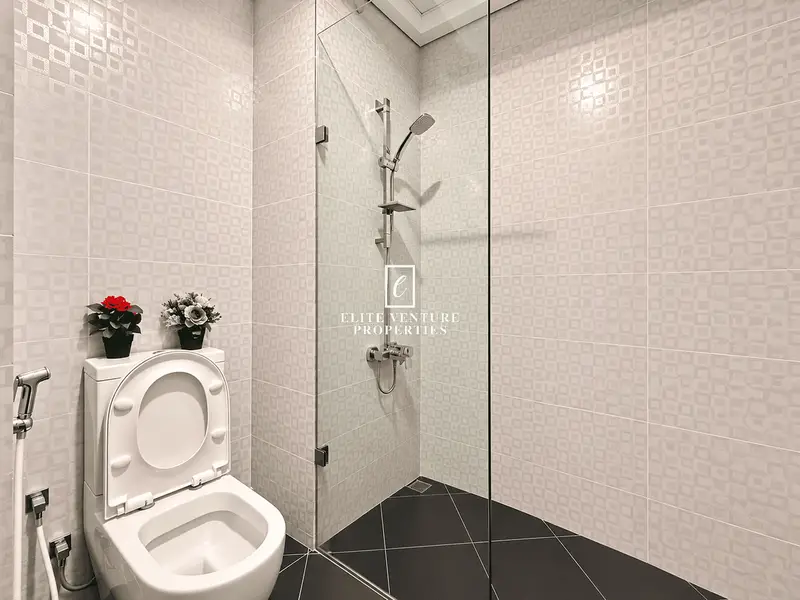 BRIGHT & SPACIOUS APARTMENT | HIGH FLOOR