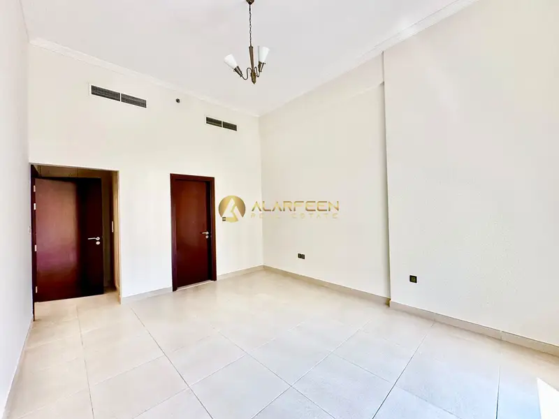 Bright 1 BR | Modern Finishes | Prime Location