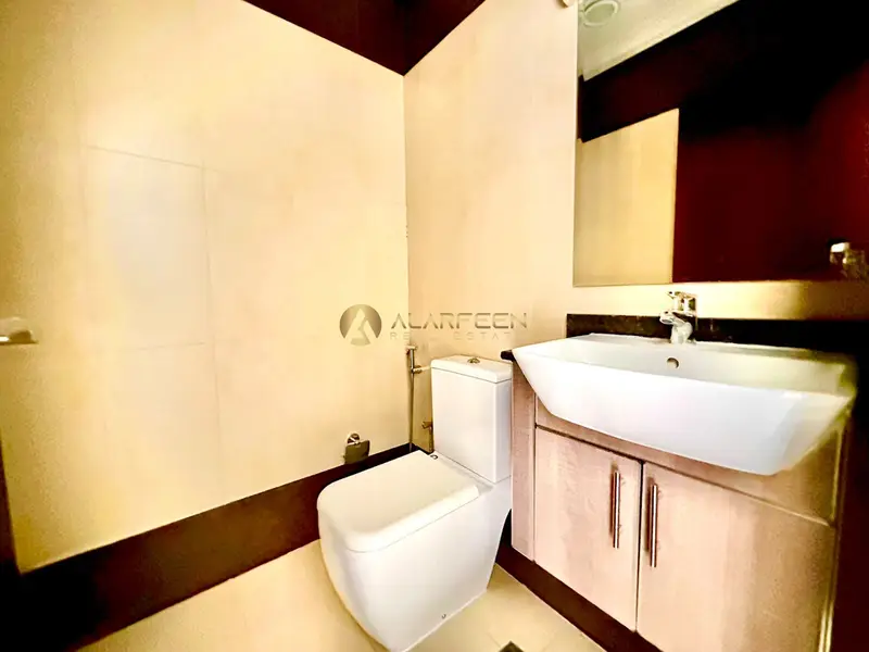 Bright 1 BR | Modern Finishes | Prime Location