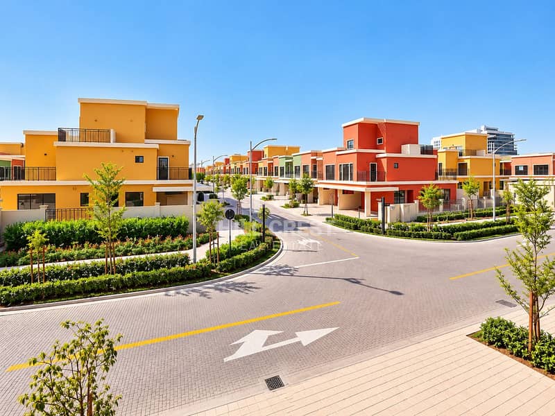 2 Sunny Modern Villa Neighborhood. png