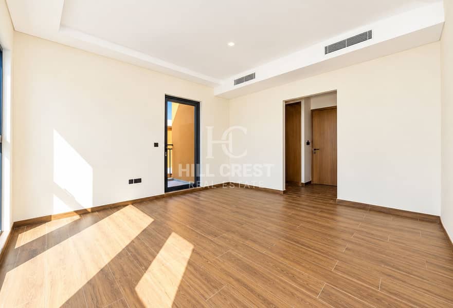 5 Sunlit Minimalist Apartment Interior. png
