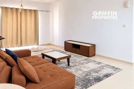 1 Slaapkamer Appartement te Koop in Jumeirah Village Circle (JVC), Dubai - Bright, polished living room interior-3. png
