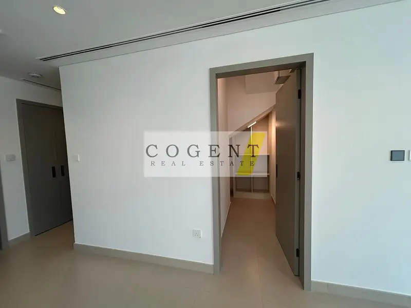 SPECTACULAR LOCATION - PRIVACY - GREEN BELT - UPGRADED TWIN VILLA