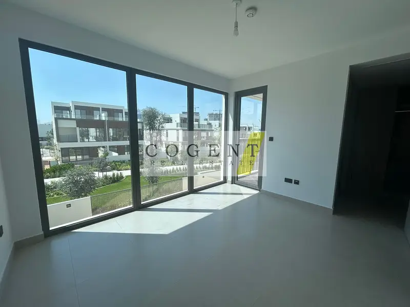 SPECTACULAR LOCATION - PRIVACY - GREEN BELT - UPGRADED TWIN VILLA