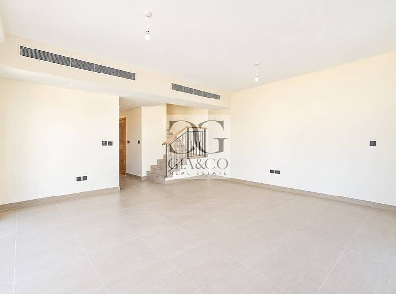 5 Single Row | Available Now | Corner Plot 5