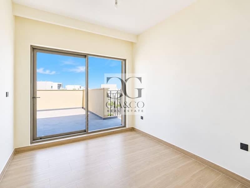 14 Single Row | Available Now | Corner Plot 14