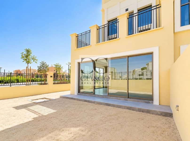 16 Single Row | Available Now | Corner Plot 16
