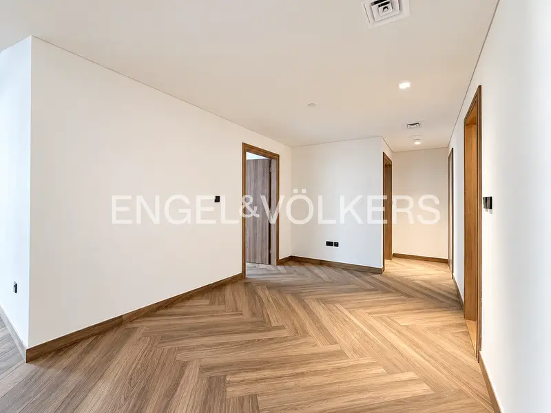Premium Finishes | Low Floor | Brand New