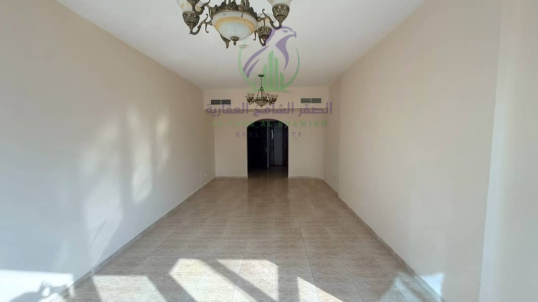 4 apartment-for-rent-3-bedroom-altaawn-alsharqh-living-room-22. jpg