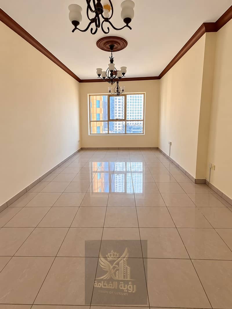 3 Empty Classic Room with City Window. png