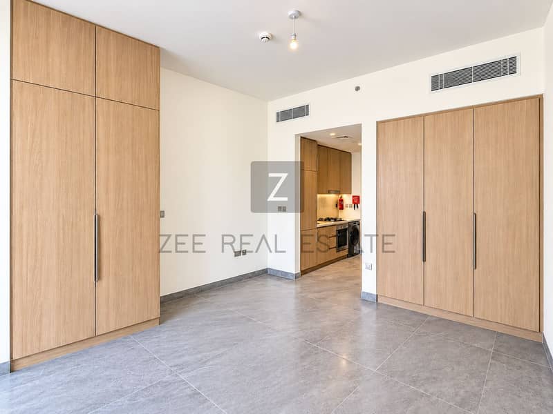 2 Bright airy desert property listing-1. png