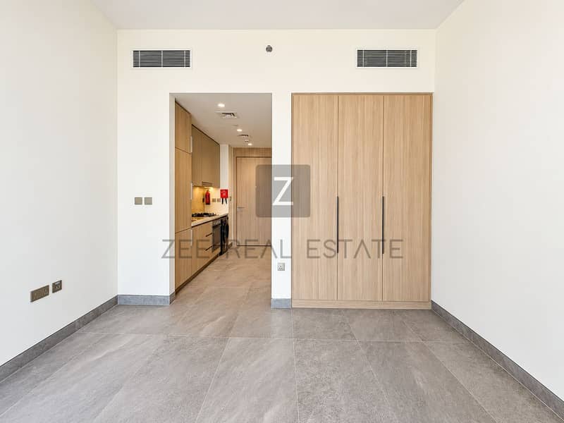 3 Bright, refined desert property photograph-4. png