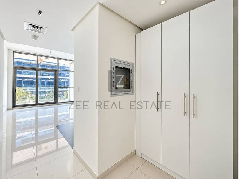 2 Bright, balanced real estate interior-4. PNG