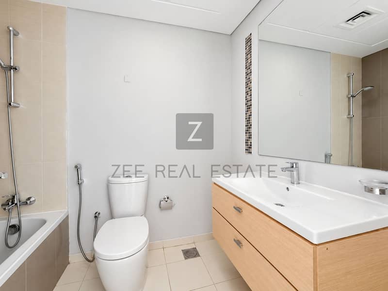 8 Bright, Polished Interior Listing Photo-1. PNG