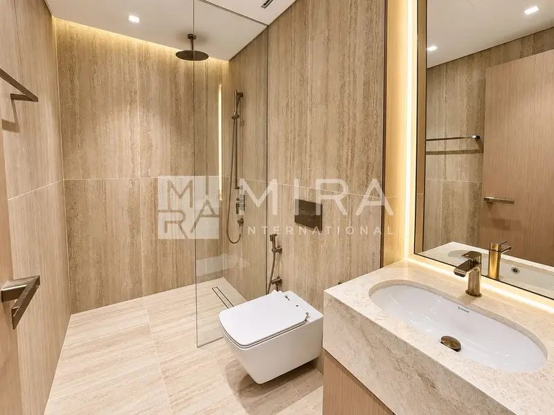 Brand New | U Shaped Kitchen | Pool View