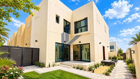 فیلا 3 غرف نوم للايجار في الرحمانية، الشارقة - Modern Tropical Villa Courtyard. png