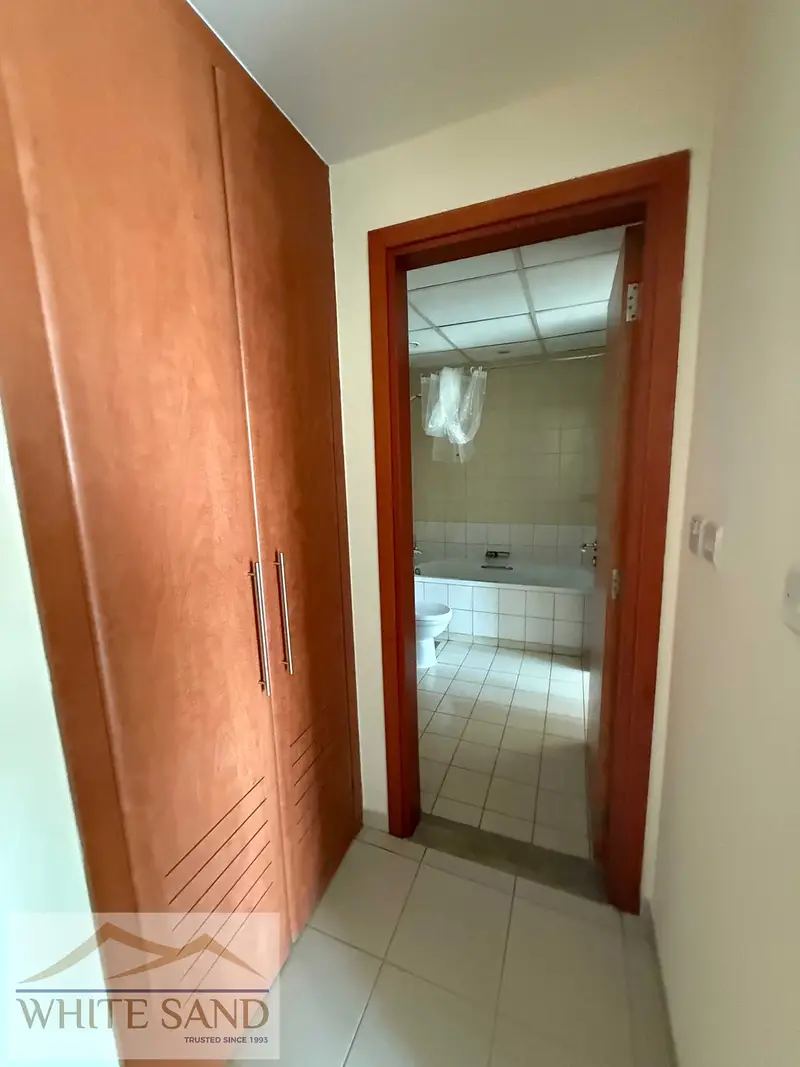 Spacious 1BR with Balcony in The Greens | Al Ghozlan 4