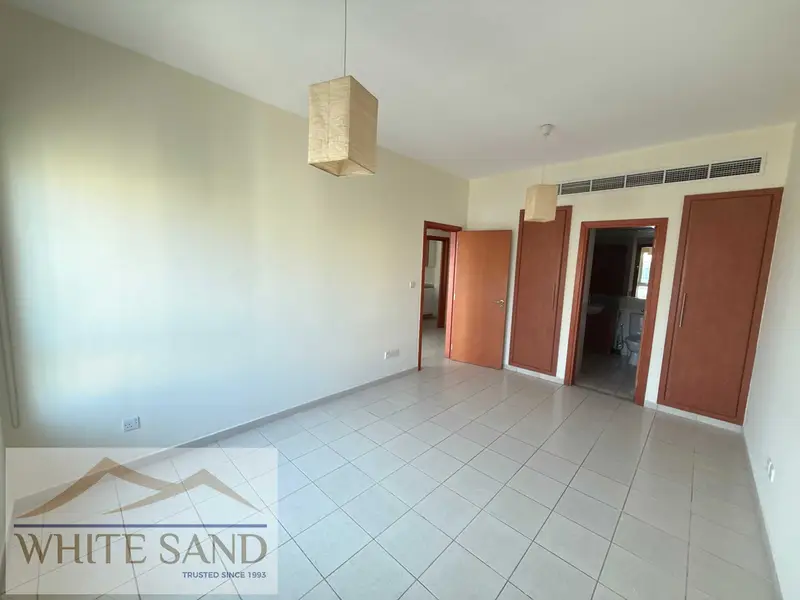 Spacious 1BR with Balcony in The Greens | Al Ghozlan 4