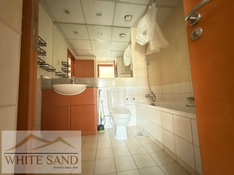 Spacious 1BR with Balcony in The Greens | Al Ghozlan 4