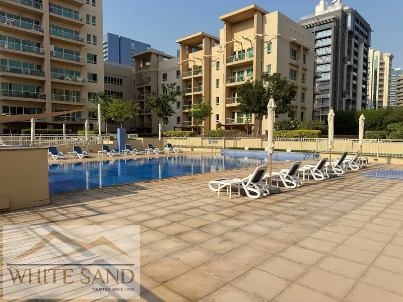 Spacious 1BR with Balcony in The Greens | Al Ghozlan 4