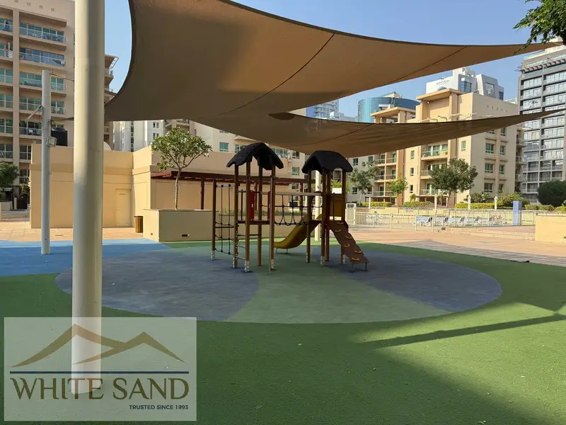 Spacious 1BR with Balcony in The Greens | Al Ghozlan 4