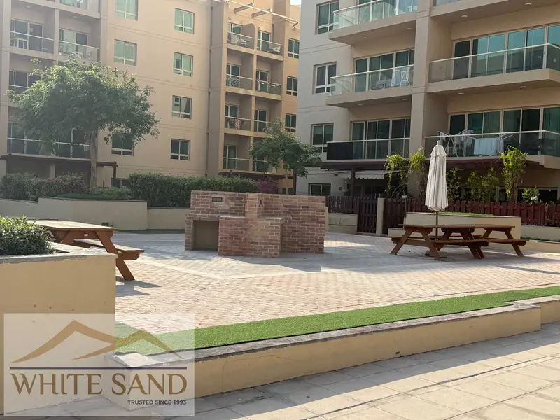 Spacious 1BR with Balcony in The Greens | Al Ghozlan 4