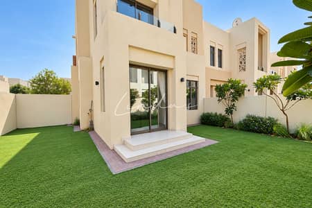 3 habitaciones Townhouse para en Venta en Reem, Dubai - Property Photo 01 3 habitaciones Townhouse para en Venta en Reem, Dubai - Property Photo 01