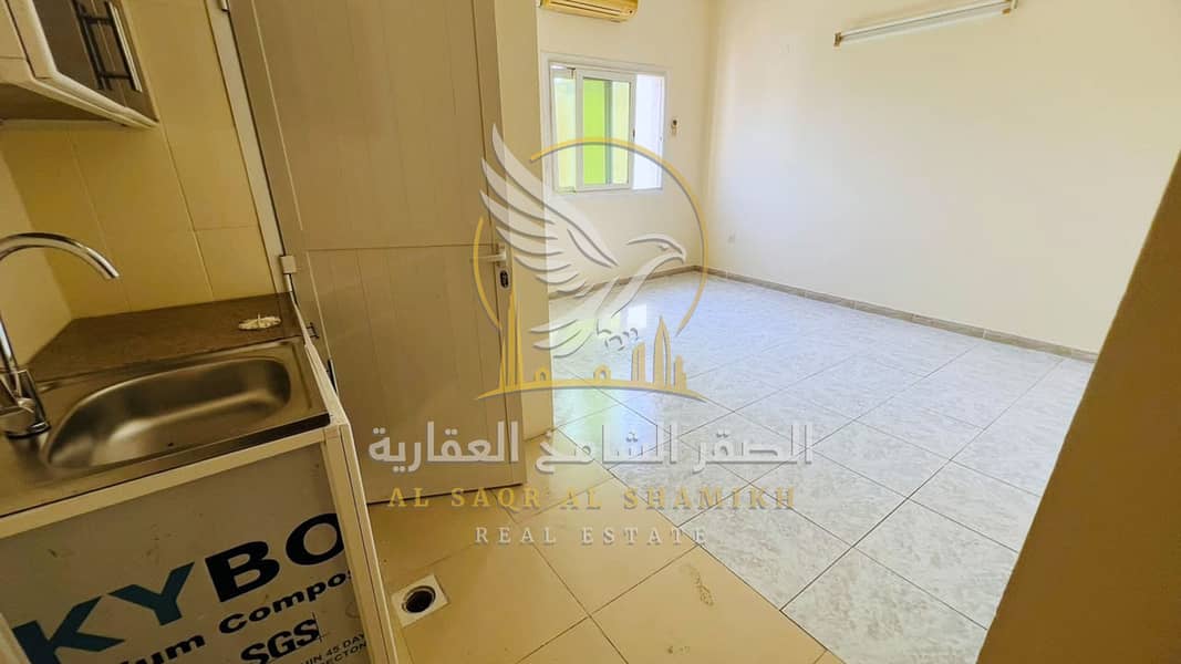 2 استوديو-للا-يجار-0-غرف-النباعة-الشارقة-صورة-العقار-re-001-02. jpg