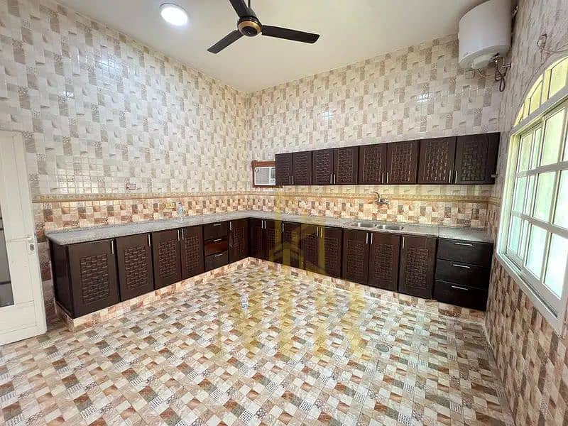 15 875404568-800x600. webp