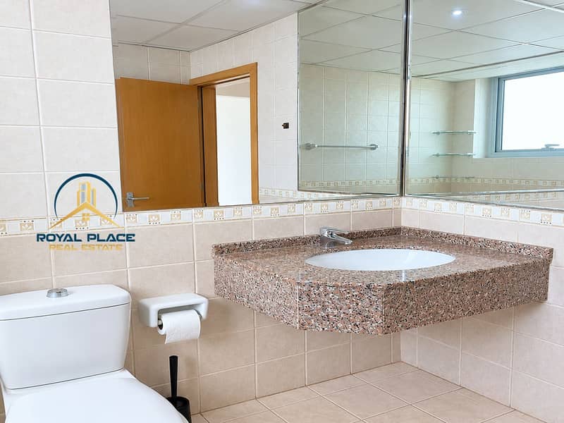 17 Bright Beige Bathroom Listing Interior. png