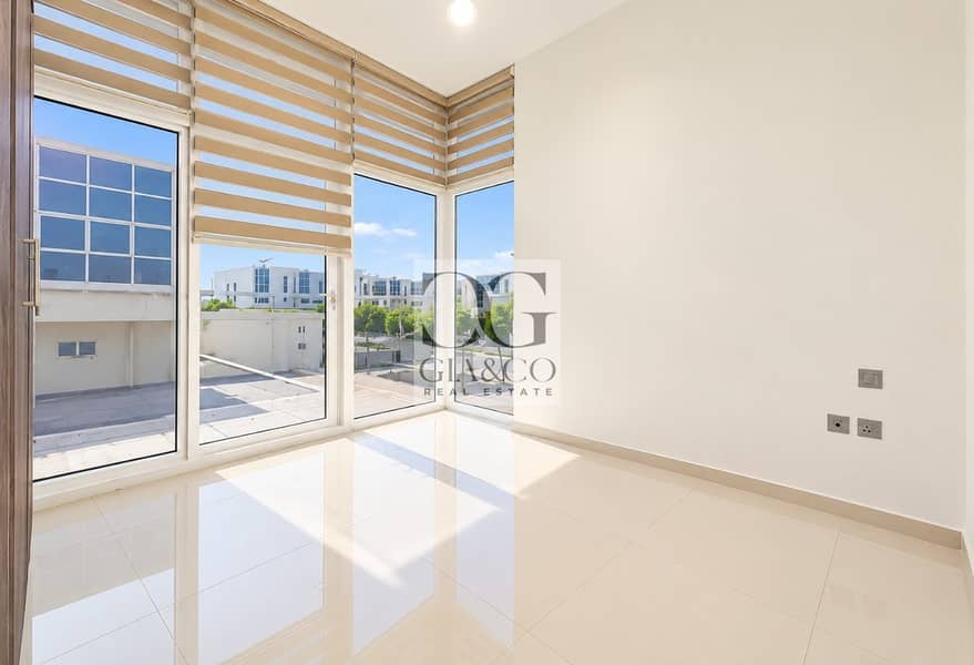5 Corner Unit | Vacant Now | Largest Layout 5
