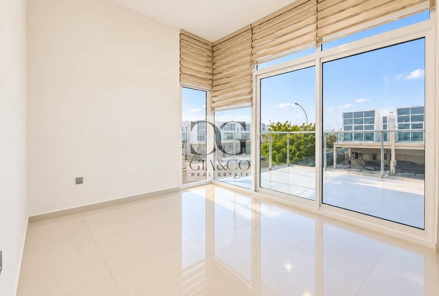 7 Corner Unit | Vacant Now | Largest Layout 7