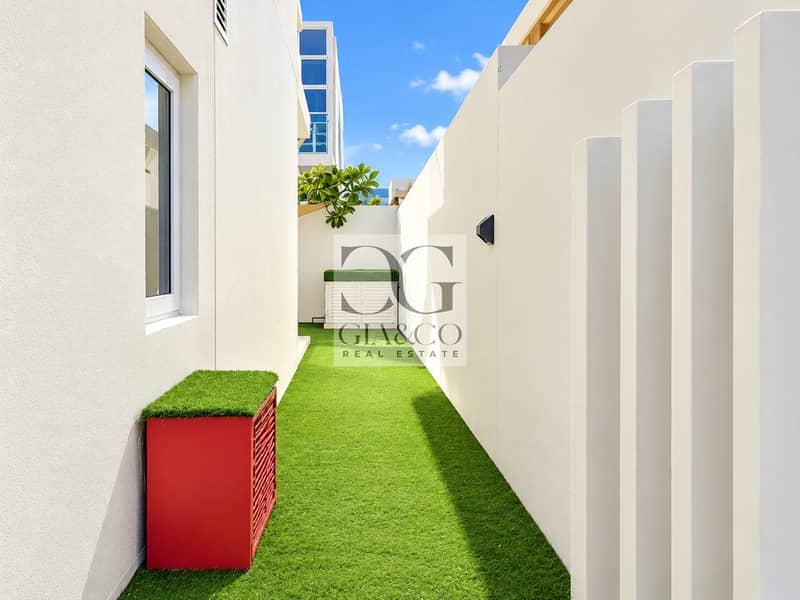 10 Corner Unit | Vacant Now | Largest Layout 10