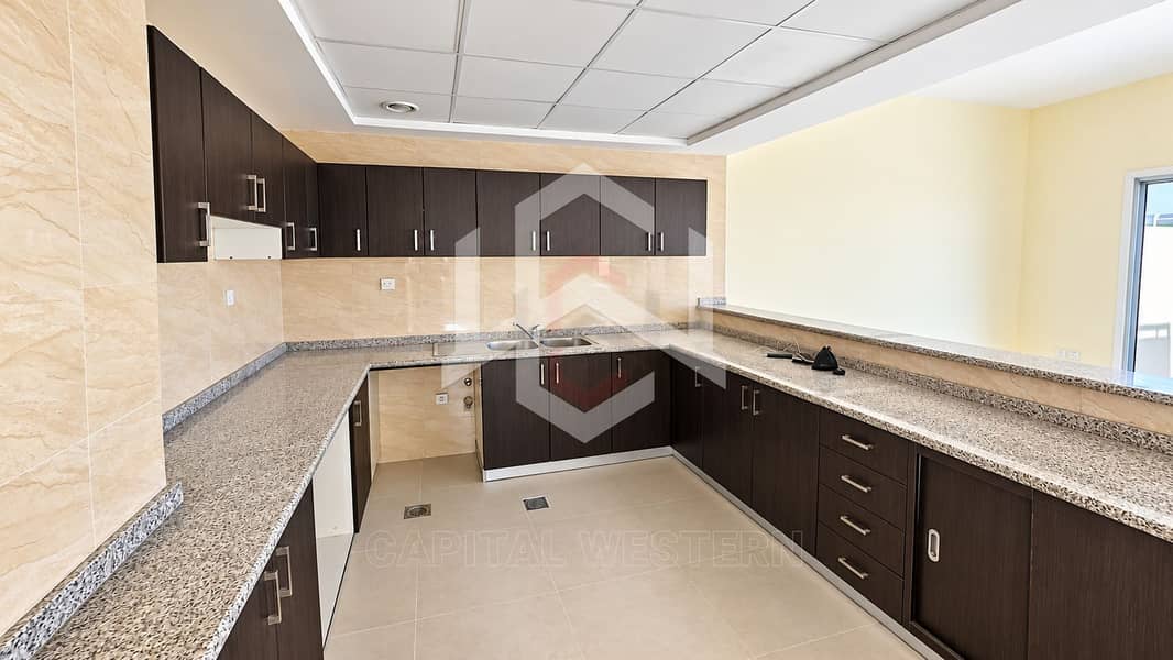 6 4BR+Study Villa For Rent in Palmarosa
