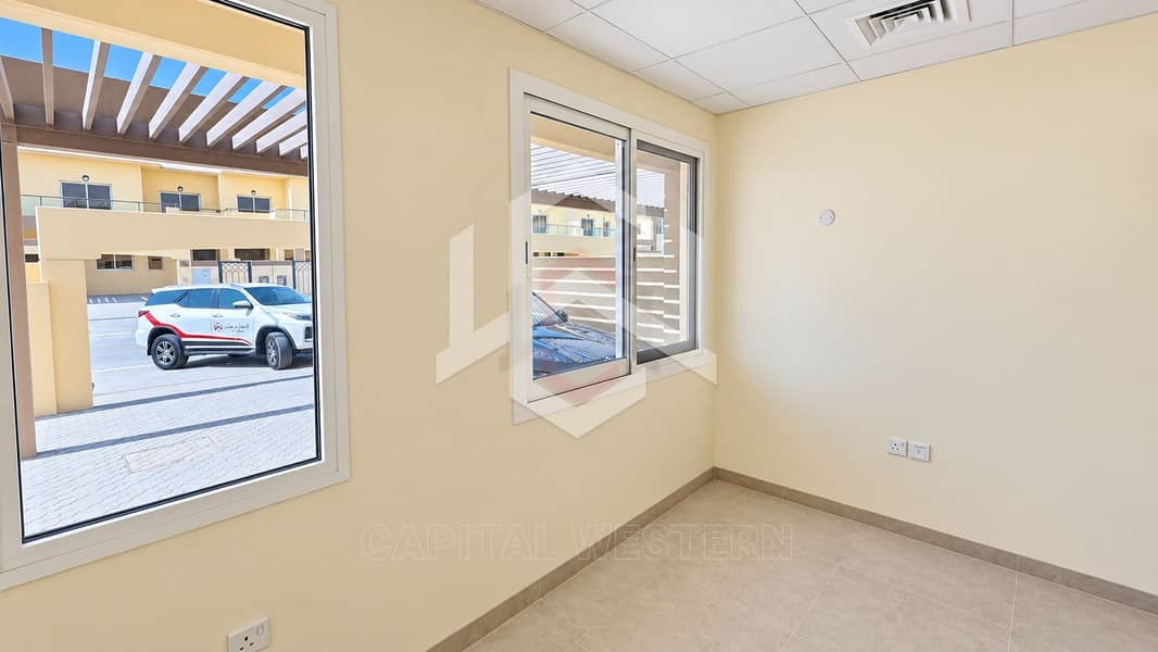 10 4BR+Study Villa For Rent in Palmarosa
