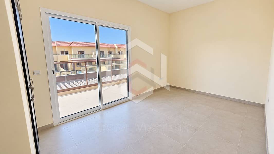 14 4BR+Study Villa For Rent in Palmarosa
