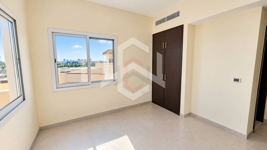 18 4BR+Study Villa For Rent in Palmarosa