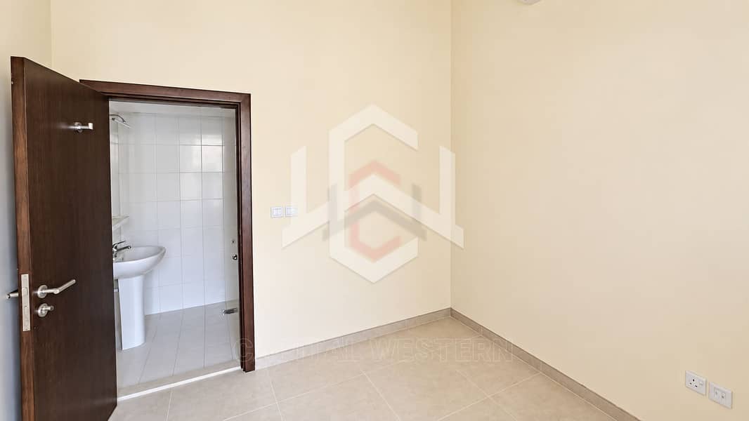 25 4BR+Study Villa For Rent in Palmarosa