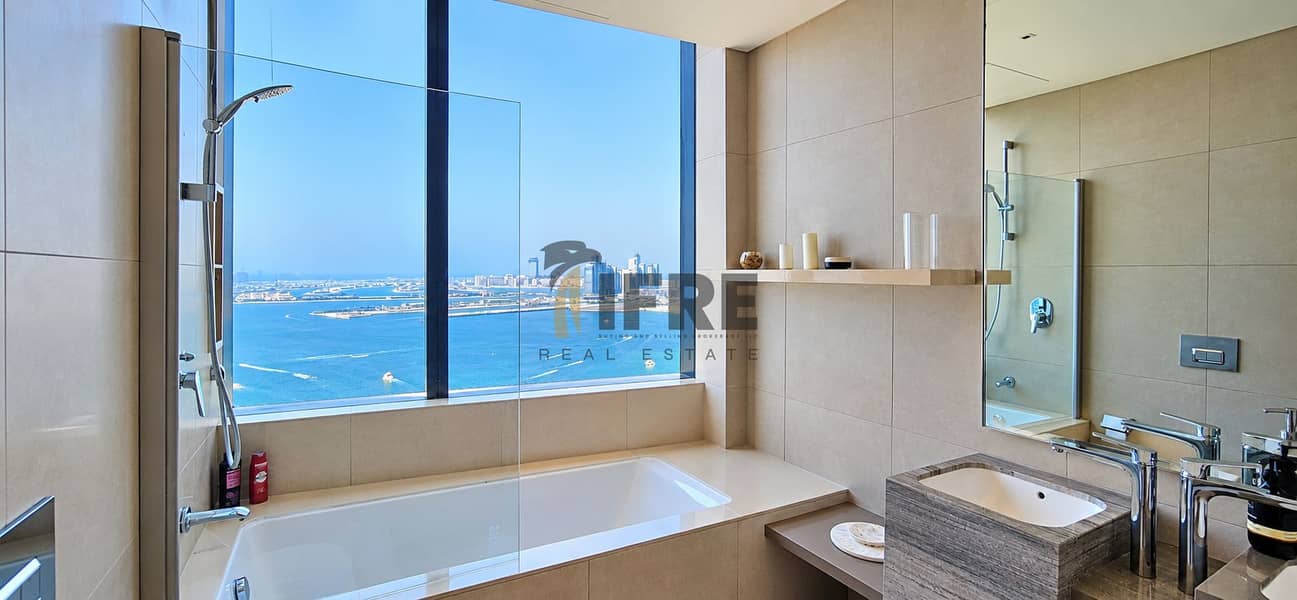 4 Luxurious Seaside Bathroom with Panoramic Views. png