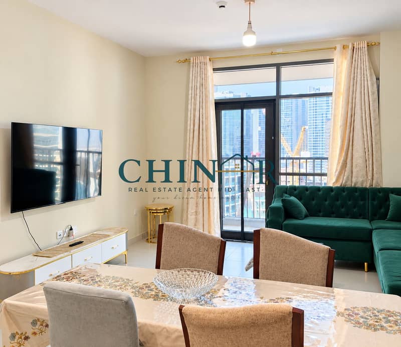 5 Bright Emerald Urban Living Room. png