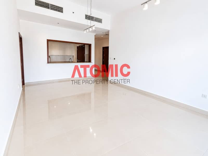 3 Bright Empty Modern Apartment. png